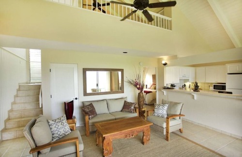 Princeville House | The White Lotus Oceanfront Hale