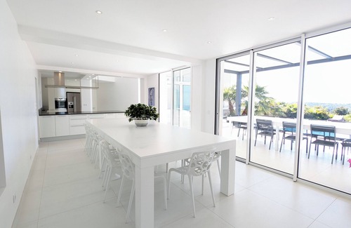 Grabels Villa | The White Luxe Collection 5 min from Montpellier 350 m2 hab. swimming pool clim view