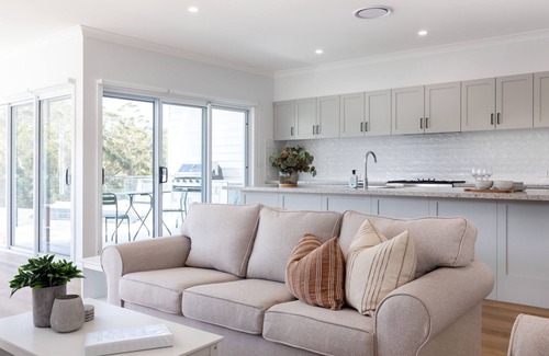 Mollymook Apartment | The White Pearl - Modern luxury brand new home just a short drive from Mollymook Beach