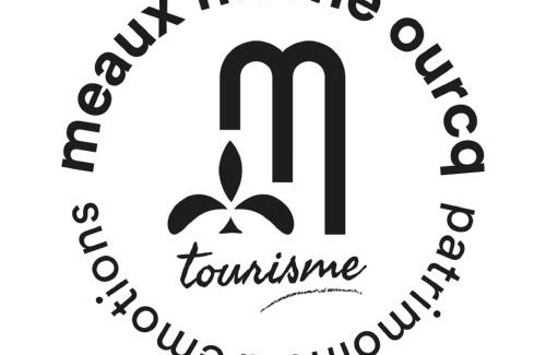 Meaux House | THE WHITE & RED HOUSE