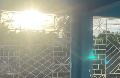 Spanish Town House | The White Room Charming 1-bedroom & Bathroom Off Old Harbour road with WiFi