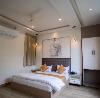 Kota Hotel | The White Roots Hotel