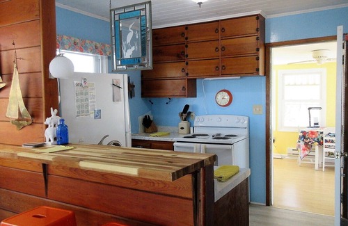 Buckroe Beach House | The "White Whale"- Cottage with private beach!