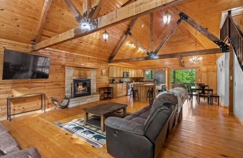Sylvan Shores Cabin | The Whitetail Lodge S