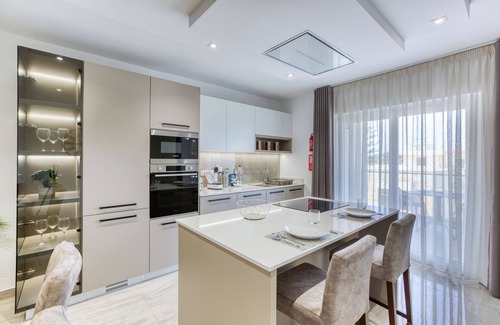 St. Andrew's Apartment | The whole group will enjoy easy access to everything from this centrally located place