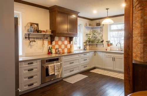 South Lethbridge Villa | The whole villa is yours to enjoy 💙 pool - hottub too!