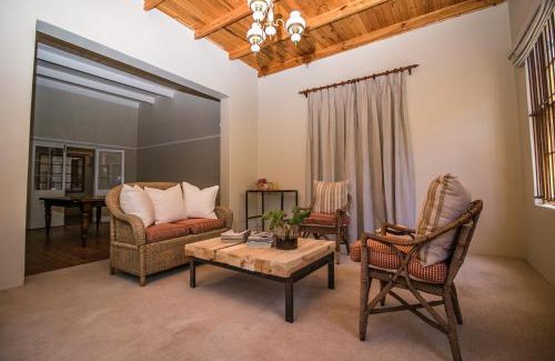 Graaff-Reinet Bed & Breakfast | The Whyte House