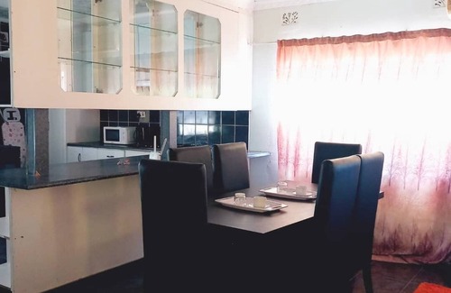 Serowe House | The Wild Thing Guesthouse