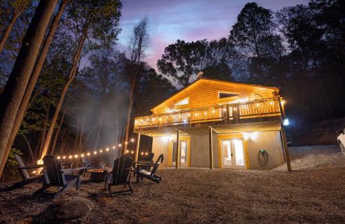 Shenandoah House | The Wilderness Cabin - Shenandoah Getaway - HotTub, Arcade, RiverAccess