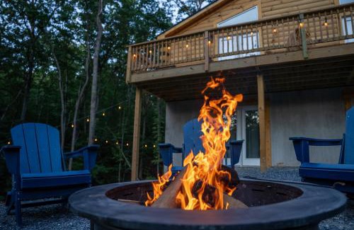 Shenandoah House | The Wilderness Cabin - Shenandoah Getaway - HotTub, Arcade, RiverAccess