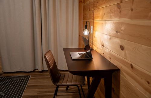 Shenandoah House | The Wilderness Cabin - Shenandoah Getaway - HotTub, Arcade, RiverAccess