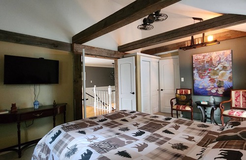 Ridgeway Bed & Breakfast | "The Willow", charming B&B room w/priv. balcony nr Crystal Beach/Niagara Falls