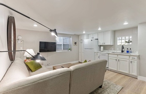 Joaquin Apartment | The Willow on East | 2 mins from BYU