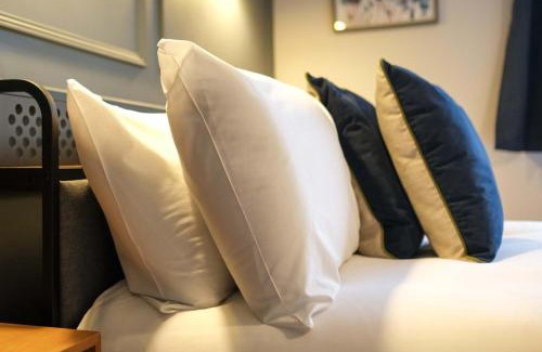 Bradley Stoke Apartment | The Willow - Studio 25