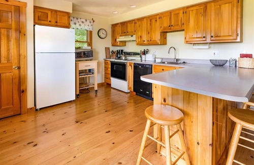 Jefferson House | The Willows/Damariscotta Lake
