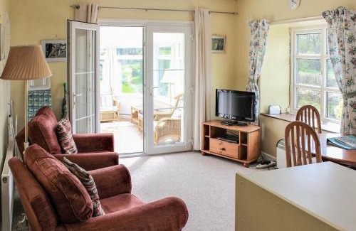 Chard House | The Willows