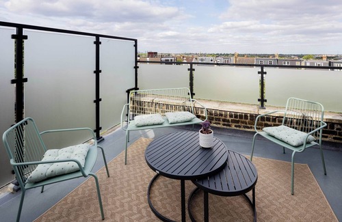 West Hill House | The Wimbledon Retreat, by Veeve