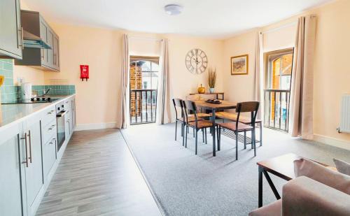 Alford Hotel | The Windmill Hotel