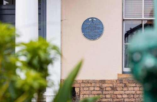 Alford Hotel | The Windmill Hotel