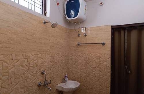 Varanasi House | The Wings Home Experience Peace & Coziness 1 BHK