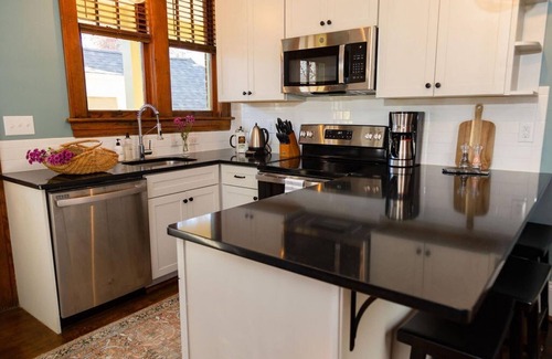 Roanoke Apartment | The Winona House - Boutique Hotel Near Downtown