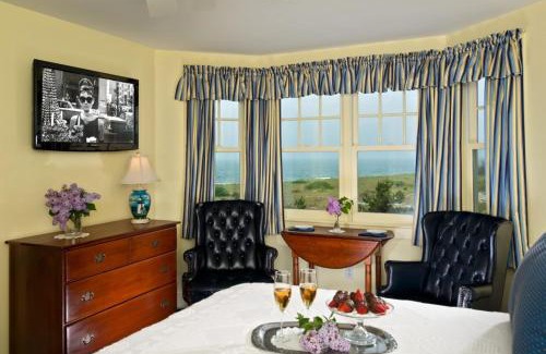 Harwich Center Hotel | The Winstead Inn