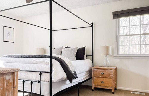 Winston - Salem House | The Winston House | Modern 3BR