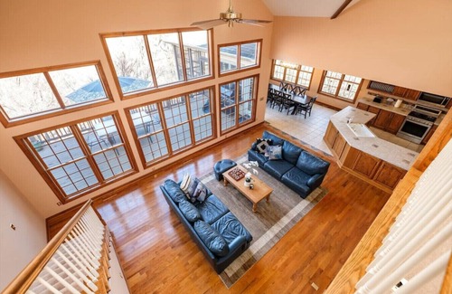 Nellysford House | The Wintergreen Treehouse