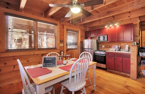 Pine Mountain Valley Cabin | The Wolf Cabin- Right End