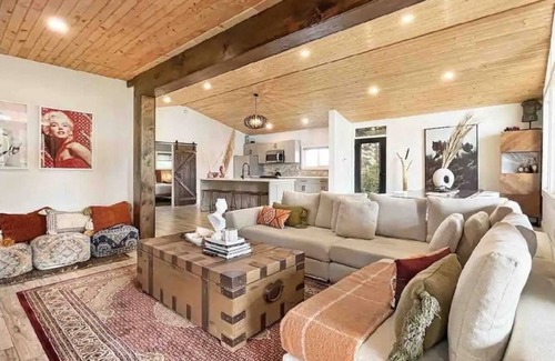 L'Amable Cottage | The Wolf’s Den 🐺🌙