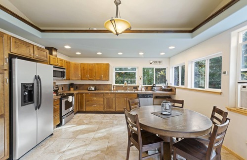 Sandpoint House | The Wood View: Secluded, Dog Friendly, Hot Tub