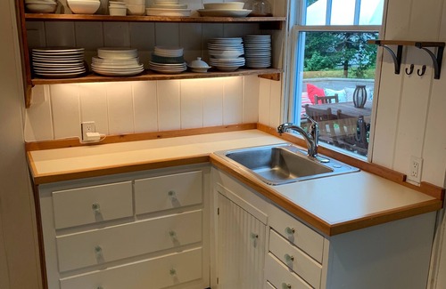 Portland Cottage | The Woodbury Cottage: An Oceanfront Maine Island Escape