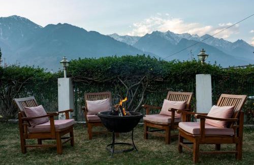 Manali Ski Chalet | The Wooden Chalet, Manali