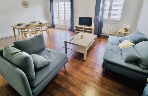 Quartier Chorier-Berriat Apartment | The Woodland at Grenoble 🌰 #CZ