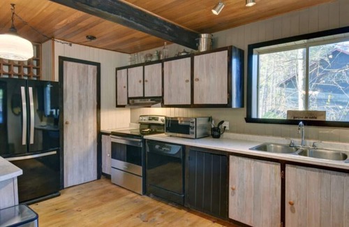Mont-Tremblant Cabin | The Woodland Cabin by Instant Suites | Old Village