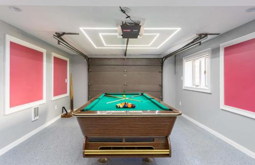 Tobyhanna House | The Woodland Escape Pool Table Fire Pit 4 BD