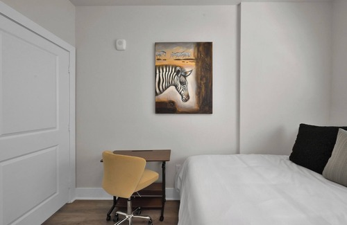 Grogan's Mill Apartment | The Woodlands 2 bed/2 Bath Suite: Serene Vibe: Vol 1 of 4