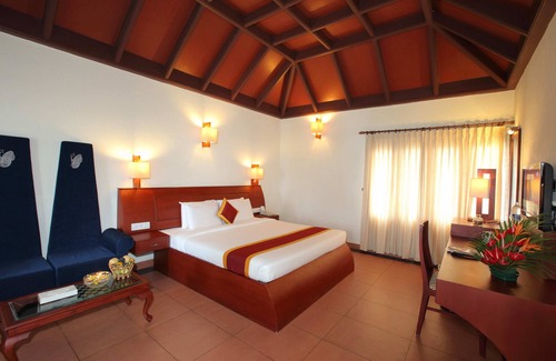 Thanneermukkom Hotel | The World Backwaters