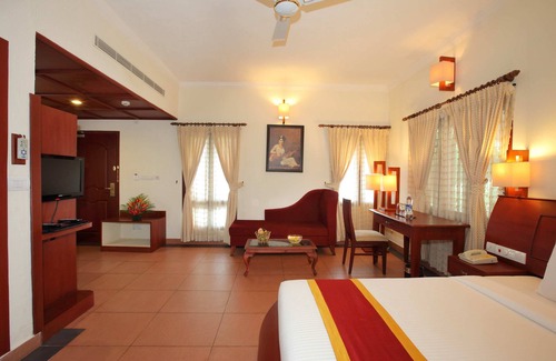 Thanneermukkom Hotel | The World Backwaters