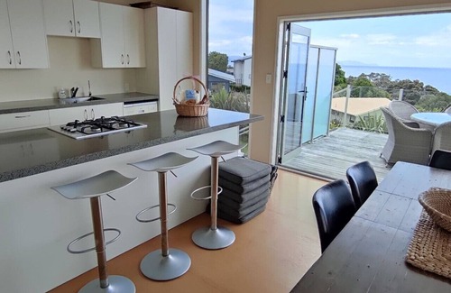 Coromandel Peninsula House | The Wow House - Stunning Kuaotunu Beach & Pacific Ocean Views