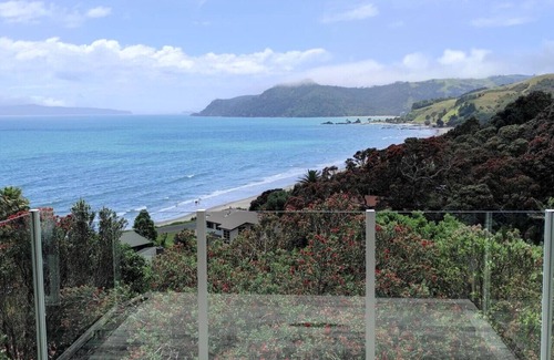 Coromandel Peninsula House | The Wow House - Stunning Kuaotunu Beach & Pacific Ocean Views