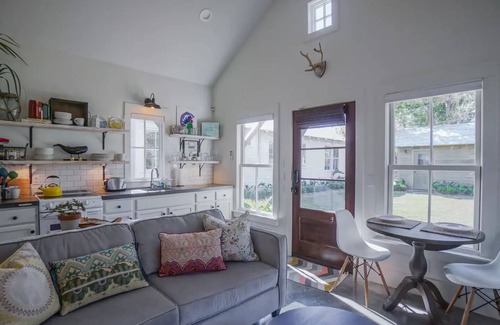 Uptown Cottage | The Wren Guesthouse