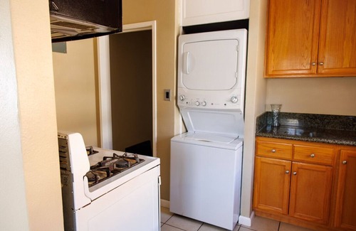 Wrigley House | The Wrigley Nook- 2 bed & bath