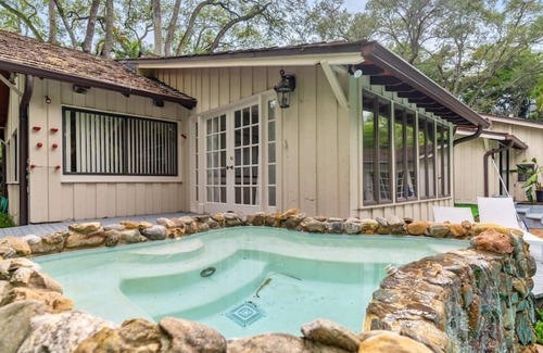 Southwest Coconut Grove House | The Writers Retreat- Lush Garden With Pool