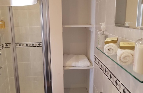 Folkestone Bed & Breakfast | The Wycliffe Guest House