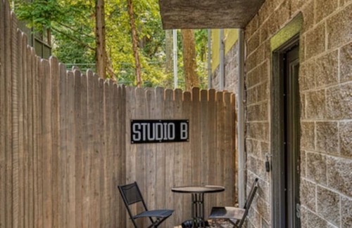 Indianapolis House | The Y and Studio B @Keystone 6BED/4.5 BATH STUNNER