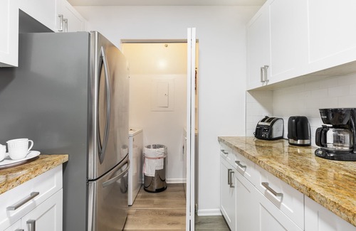 Aventura Condo | THE YACHT CLUB AT AVENTURA, AMAZING GOLF VIEW , 2/2 BED FREE WIFI AND PARKING