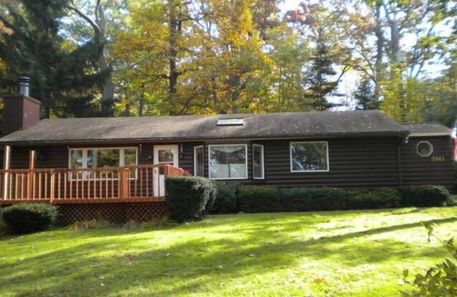 Perry Cottage | The year Lakeside Rental! Near Letchworth State Park Finger Lakes!