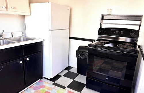 Selma House | The Yellow Bungalow. Located in Selma's charming historic district!
