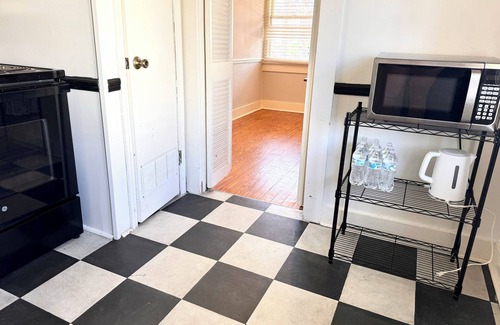 Selma House | The Yellow Bungalow. Located in Selma's charming historic district!